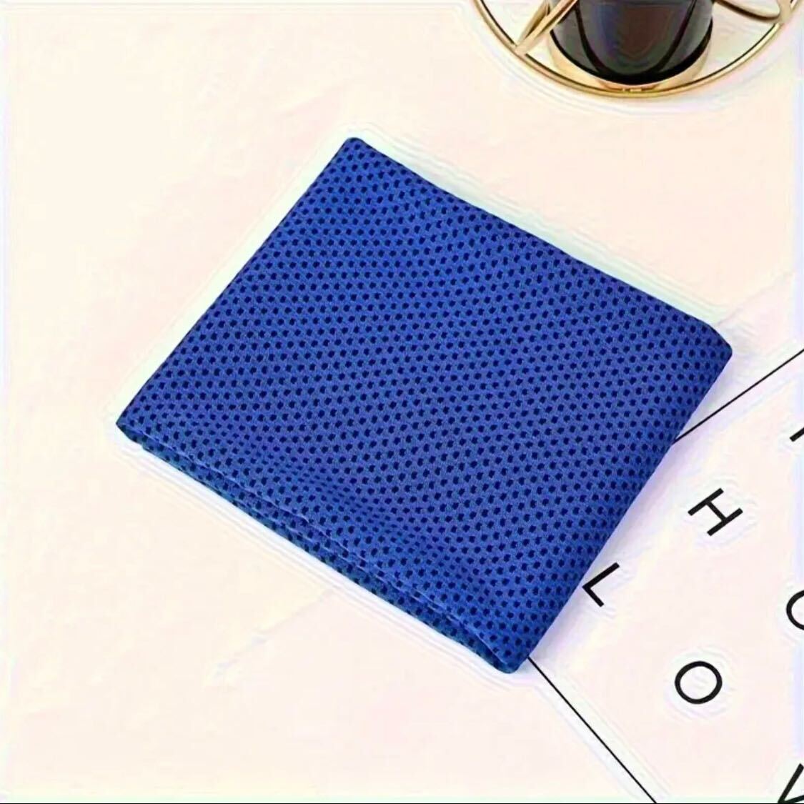 2 pieces Quick-Dry Cooling Towels - Reusable, Fade-Resistant Sports & Gym Towels for Summer/Winter Outdoor Activities, Ice Towels, Fitness, Gym, Yoga, Outdoor games Ultra Soft Highly absorbent super soft Towel. Random Colours