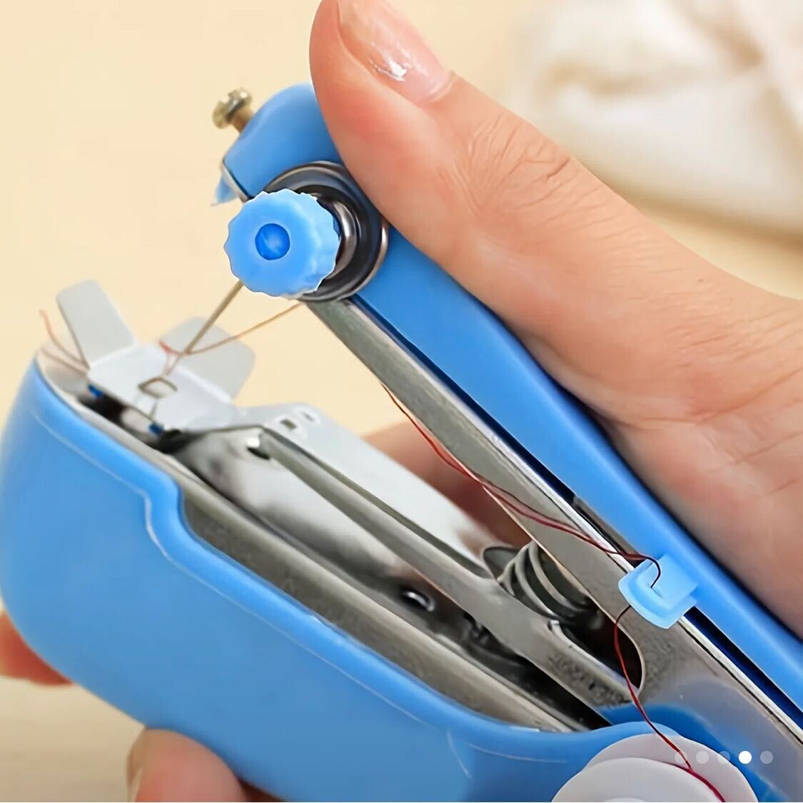 2 pieces Random Colour portable handheld sewing machine - compact and easy-to-use mini manual tool with adjustable tension knob, available in blue, red, white, pink - perfect for quick repairs and outdoor adventures.